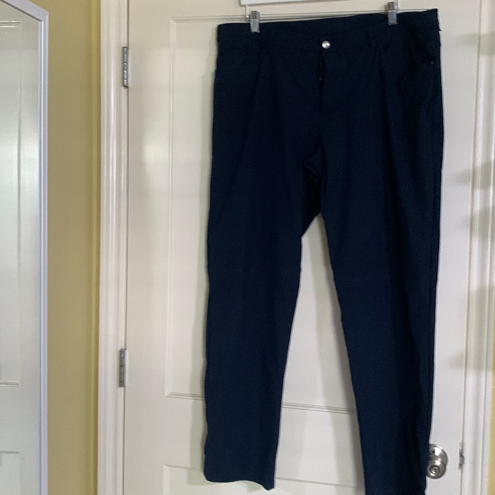 Men’s Lululemon 5-pocket pants